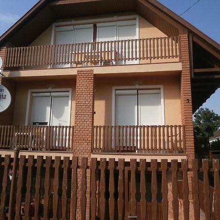 Tuenderkert Apartmanok Hajdúszoboszló Екстериор снимка