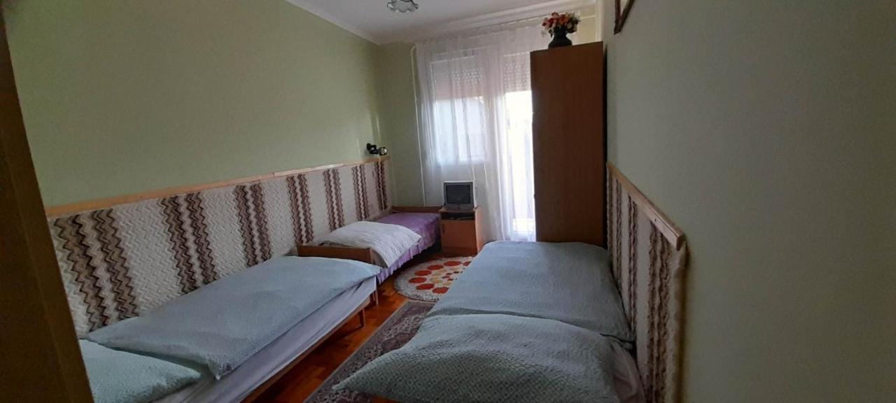 Tuenderkert Apartmanok Hajdúszoboszló Екстериор снимка