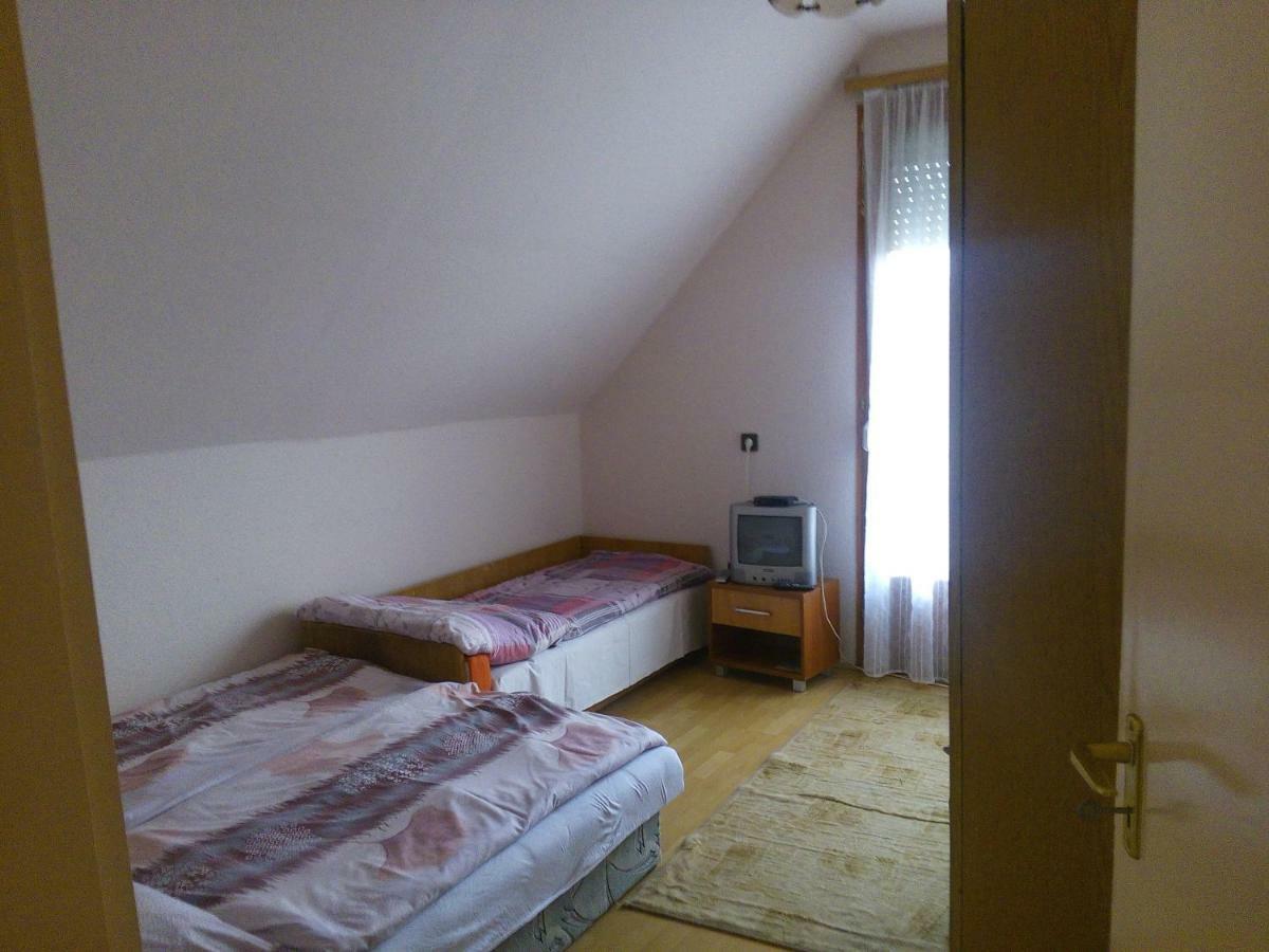 Tuenderkert Apartmanok Hajdúszoboszló Екстериор снимка
