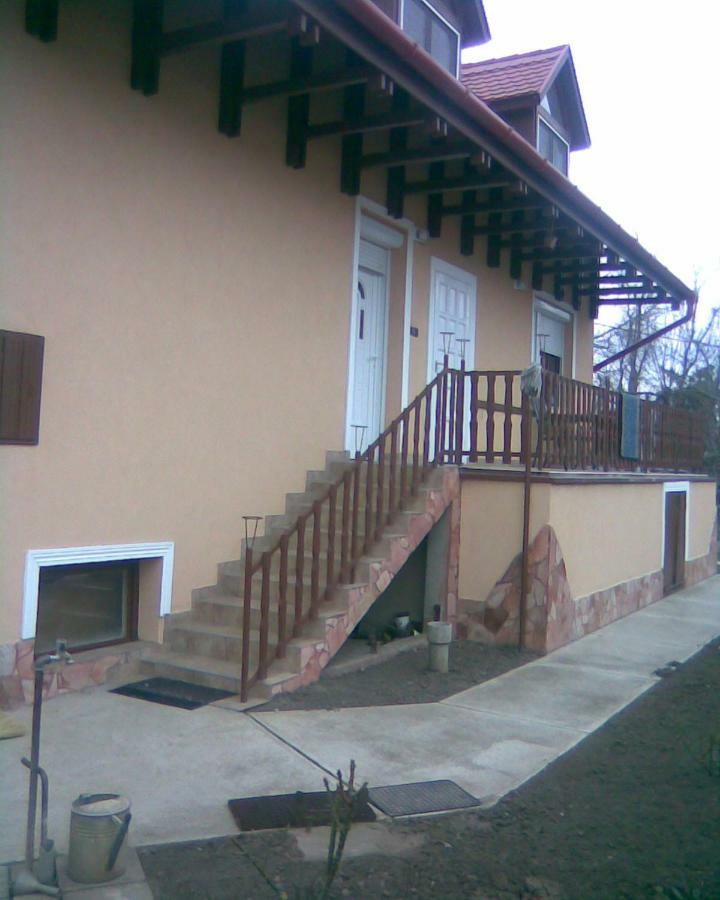 Tuenderkert Apartmanok Hajdúszoboszló Екстериор снимка